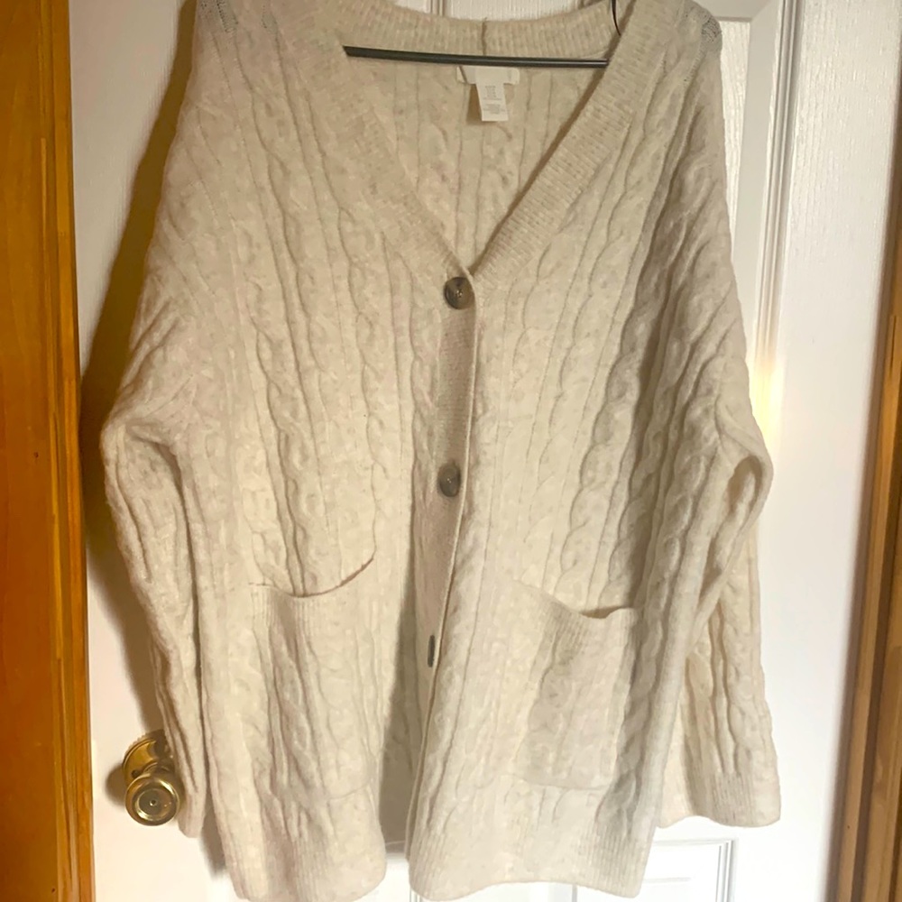 Oversized H&M sweater